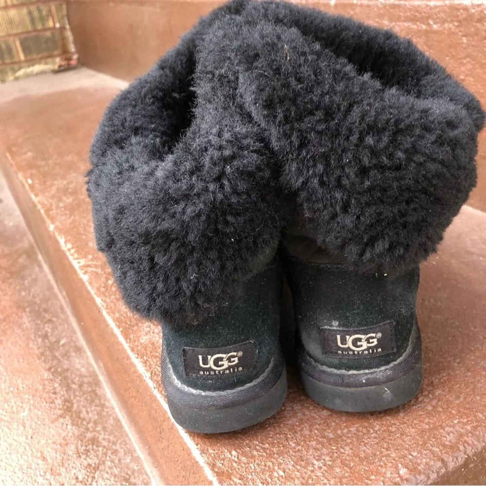 Ugg Womens Bailey Button II Boots Size 6 Black‎ Sheepskin Style 5803